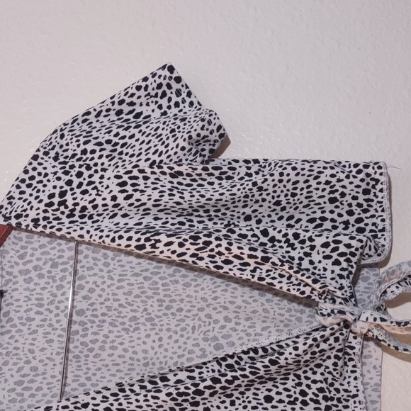 SLIGHTLY USED BRANDY MELVILLE RARE CHEETAH PRINT TIE TOP - Picture 4 of 6